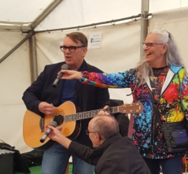 Chris Difford performing at Broadway Lodge 2018 Reunion